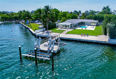 200 Harbor Dr Key Biscayne FL