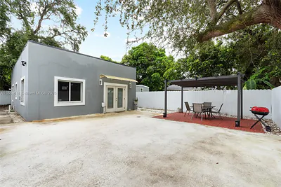 1850 NW 92nd St C #C Miami FL