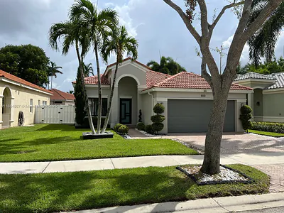 800 Tanglewood Cir Weston FL