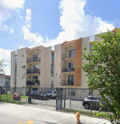 1051 SW 1st St 303 #303 Miami FL