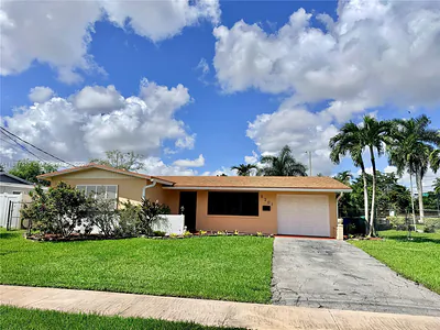5201 SW 95th Ave Cooper City FL