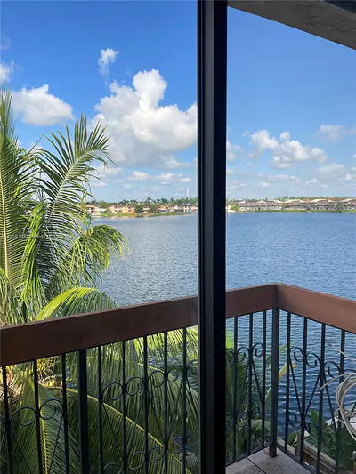 5650 W 26th Ct 207 #207 Hialeah FL