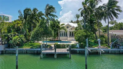 621 N Mashta Drive Key Biscayne FL