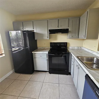 8540 N Sherman Cir 202 #202 Miramar FL