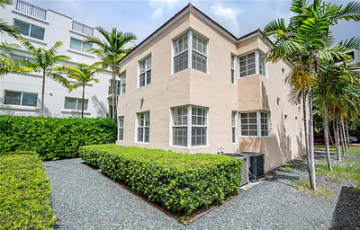 32 Calabria Ave 2 #2 Coral Gables FL