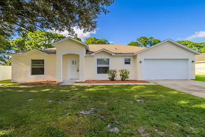 155 SW DE GOUVEA TERRACE Port St Lucie FL