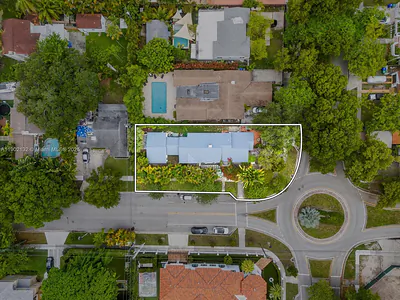 2700 SW 4th Ave Miami FL