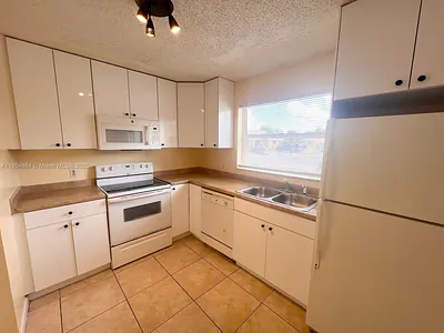 3737 Mil Lake Cir 3737 #3737 Green Acres FL