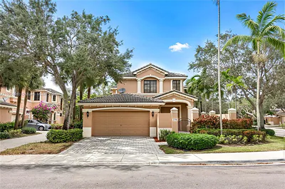 2790 Center Ct Dr 2-31 #2-31 Weston FL