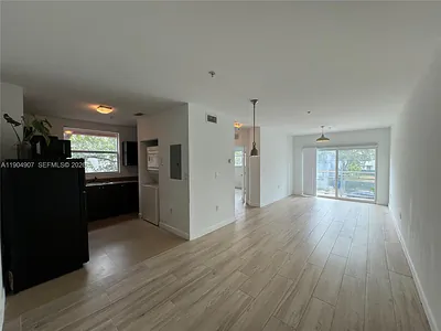 529 NE 62nd St 202 #202 Miami FL