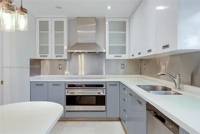 525 Ridgewood Rd Key Biscayne FL