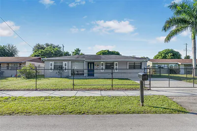 3240 NW 17th St Lauderhill FL