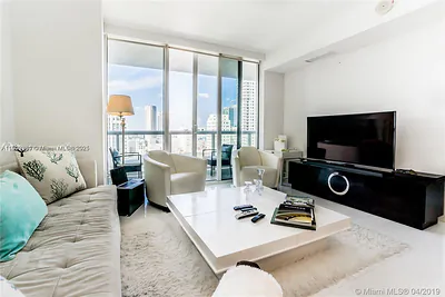 50 Biscayne Blvd 1807 #1807 Miami FL