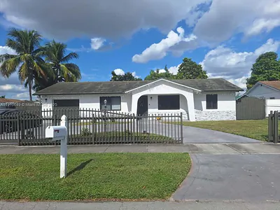 13437 SW 44th Ln Miami FL