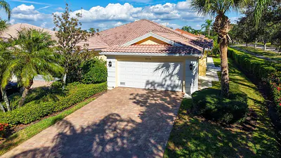 8878 ESTEPONA COURT Sarasota FL