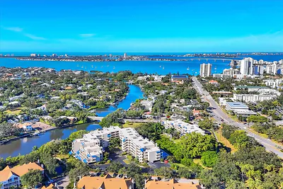 825 S OSPREY AVENUE 104 #104 Sarasota FL