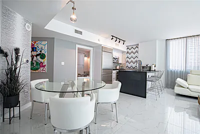 500 Brickell Ave 301 #301 Miami FL