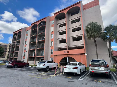 5201 NW 7th St 607 #607 Miami FL