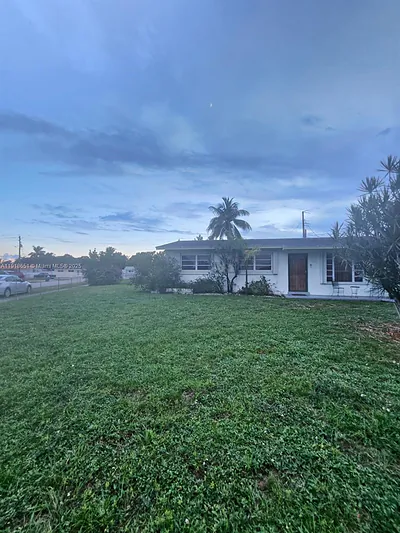 4900 NW 179th St Miami Gardens FL