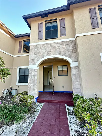 3302 W 114th Ter Hialeah FL