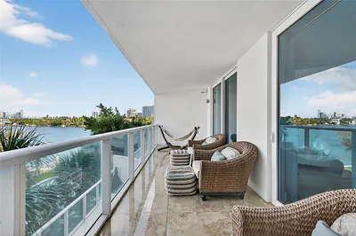 9821 E Bay Harbor Dr 402 #402 Bay Harbor Islands FL