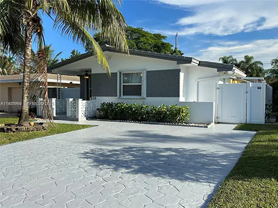 28 SE 4th St Dania Beach FL