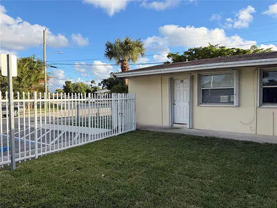 609 NW 7th Ave 12 #12 Hallandale Beach FL