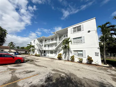 8262 NE 1st Ave 9 #9 Miami FL