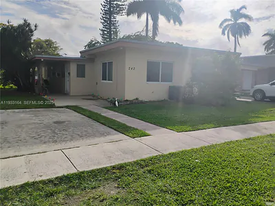 242 SE Park St 2 #2 Dania Beach FL