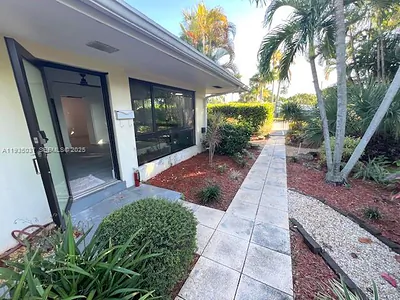 2645 SE 1st Ct 1 #1 Pompano Beach FL