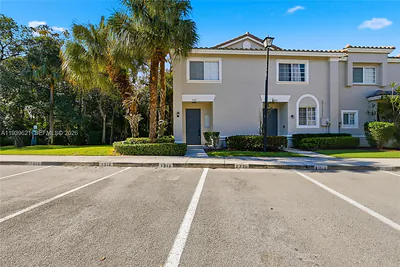 5703 NW 48th Ave Coconut Creek FL