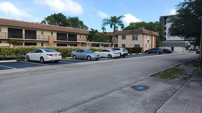 421 NE 1st St 111 #111 Hallandale Beach FL