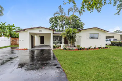 231 SW 71st Ter Pembroke Pines FL