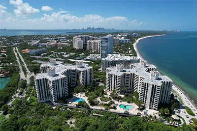1121 Crandon Blvd E904 #E904 Key Biscayne FL