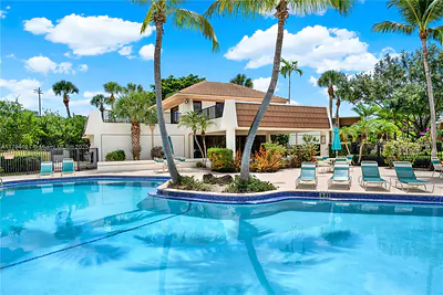 8267 SW 128th St 208 #208 Pinecrest FL
