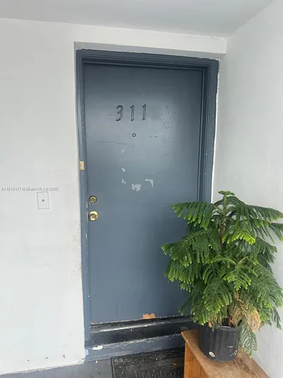 13700 NE 6th Ave 311 #311 North Miami FL