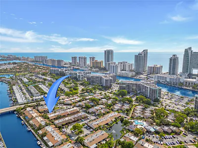2627 S PARKVIEW DR 2627 #2627 Hallandale Beach FL