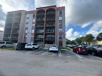 5199 NW 7th St 607 #607 Miami FL