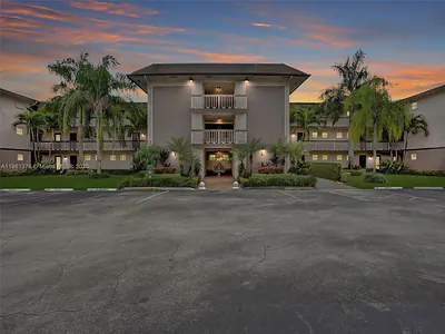 4900 WASHINGTON ST 203 #203 Hollywood FL