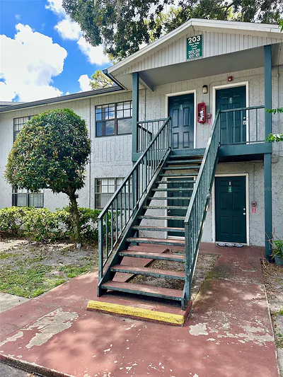 203 PINE TULIP COURT 202 #202 Tampa FL