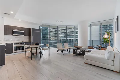 45 SW 9th St 4301 #4301 Miami FL