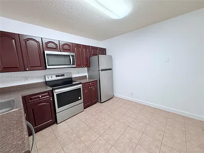 5761 Riverside Dr 303B4 #303B4 Coral Springs FL