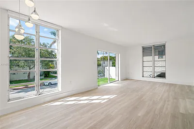 8305 Crespi Blvd 2D #2D Miami Beach FL