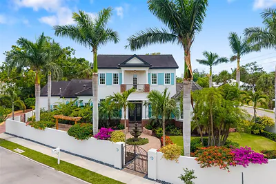 1810 LINCOLN DRIVE Sarasota FL
