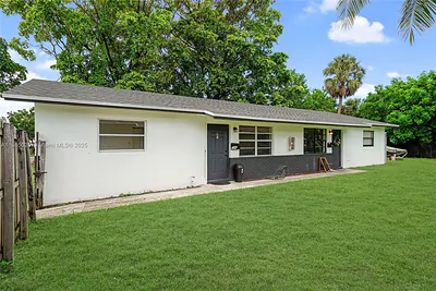 849 SW 9th Ct 1-2 #1-2 Pompano Beach FL