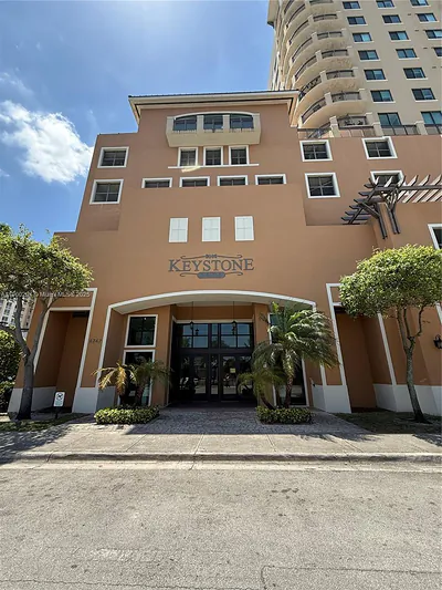 4242 NW 2nd St 1613 #1613 Miami FL