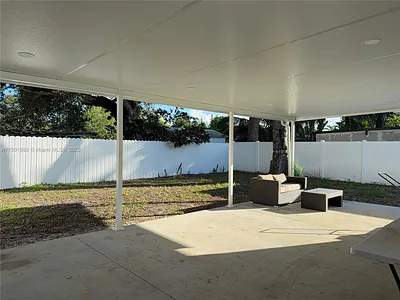 2051 NW 152nd Ter Miami Gardens FL