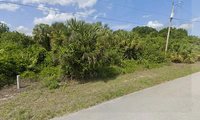 747 LONG DISTANCE LANE Lehigh Acres FL