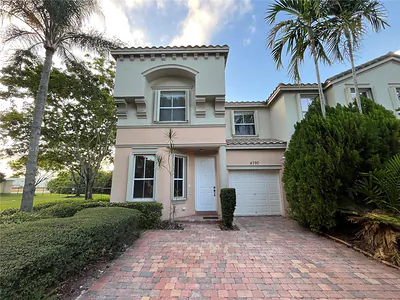 4790 SW 165th Ave Miramar FL