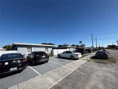 5511 SW 20th St 8 #8 West Park FL